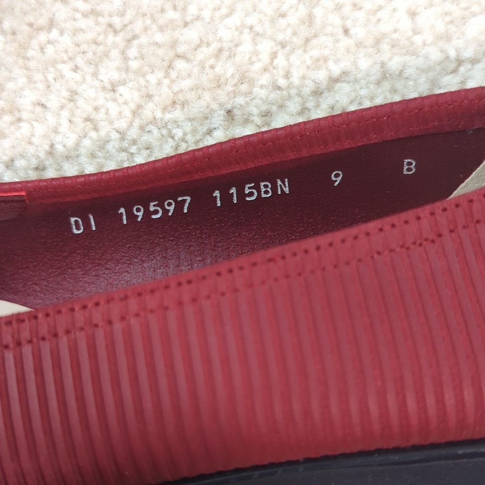 Soft Red Suede Ferragamo Flats - Picture 5 of 5